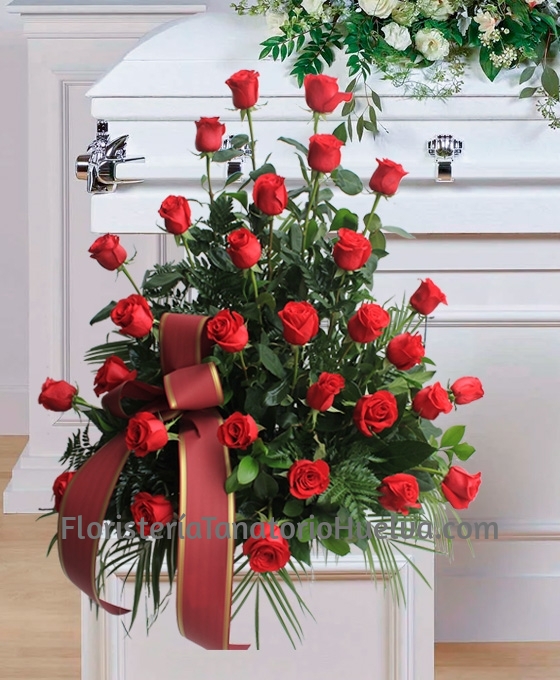 Centro de flores para difuntos de 30 rosas rojas