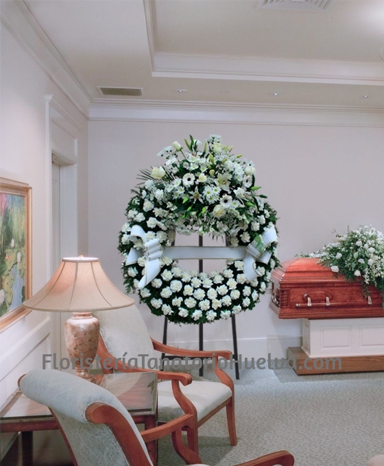 Corona de flores funeraria de claveles blancos