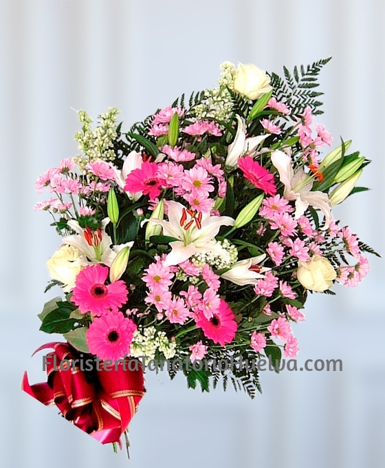 Ramo floral funerario en tonos rosas